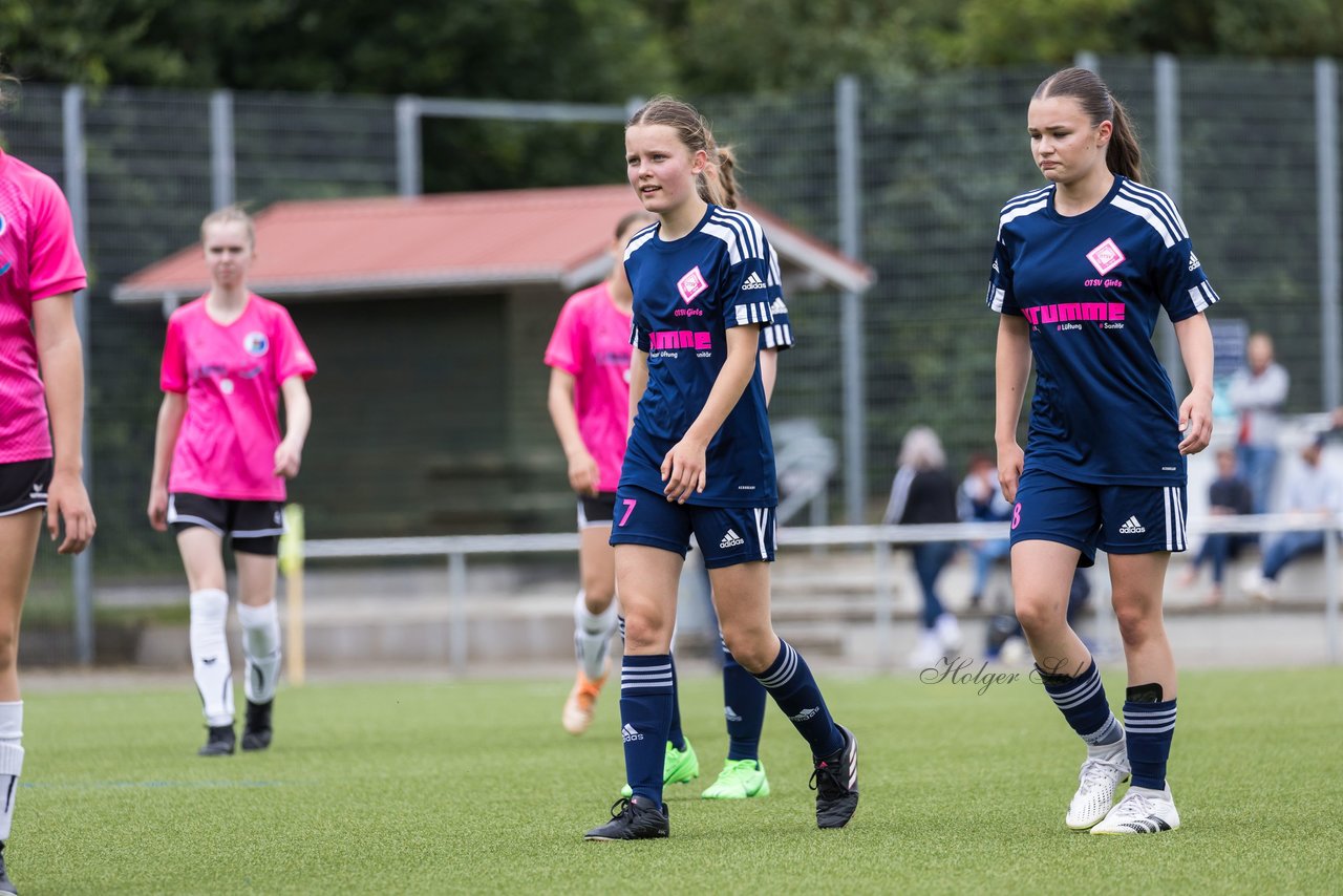 Bild 181 - wCJ Osterroenfelder TSV - VfL Pinneberg : Ergebnis: 0:15